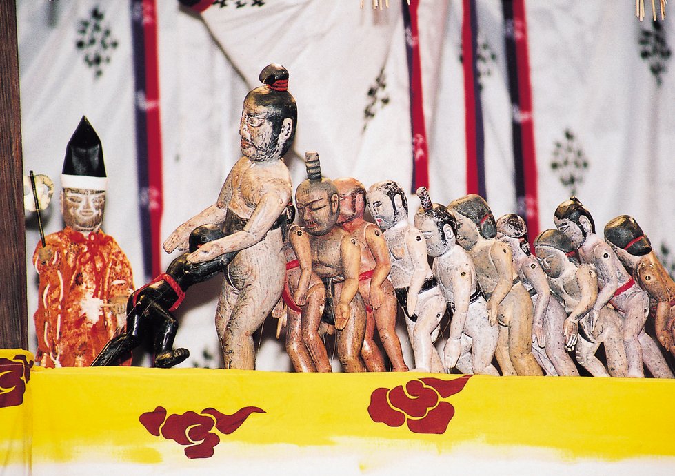 境内での神相撲の様子 神相撲