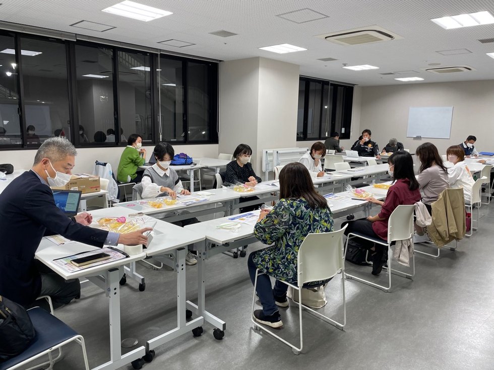 完成に向けて、PR方法やパッケージなど協議を重ねました! fr