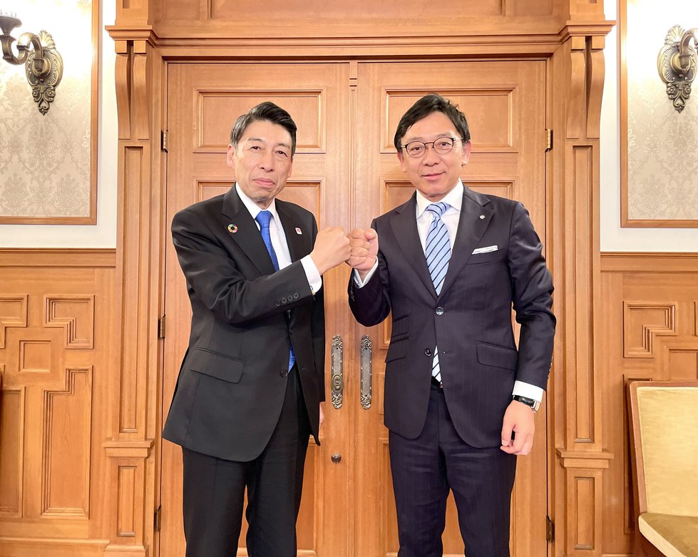 【R4.3.17追加】知事ツーショット2.jpg