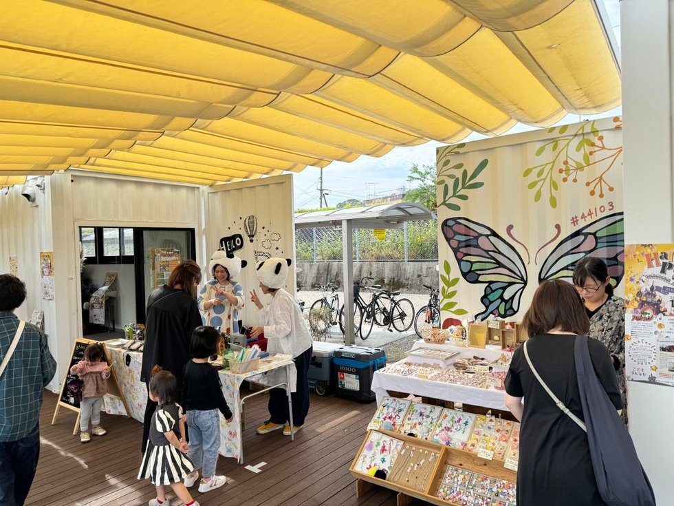 駅前チャレンジショップマルシェも大人気! マルシェ